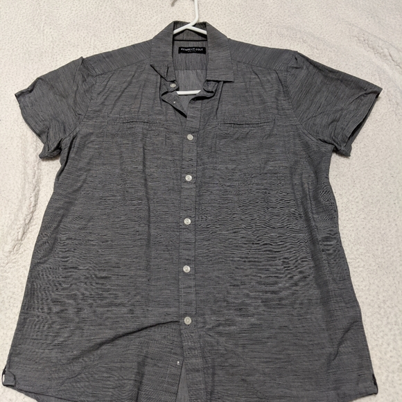 Kenneth Cole - Picture 1 of 3